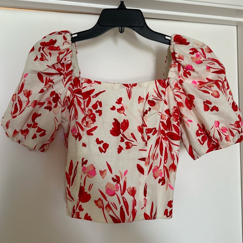 Gorgeous perfect for summer top